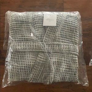 Parachute robe NWT small